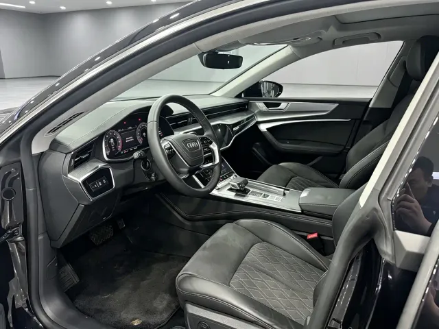 Audi A7L — Фото автомобиля 8