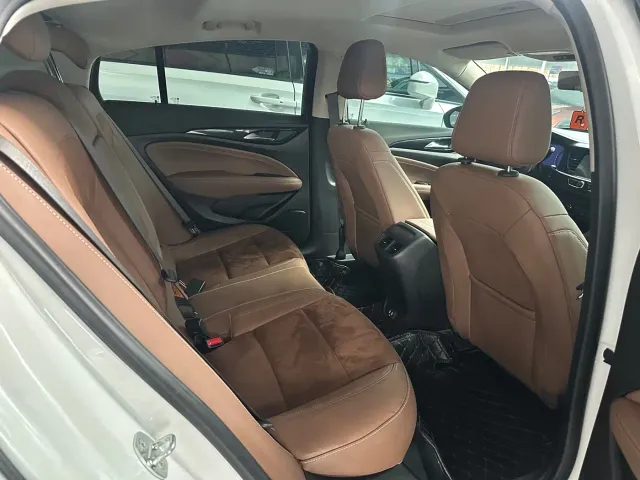 Buick Regal — Фото автомобиля 9