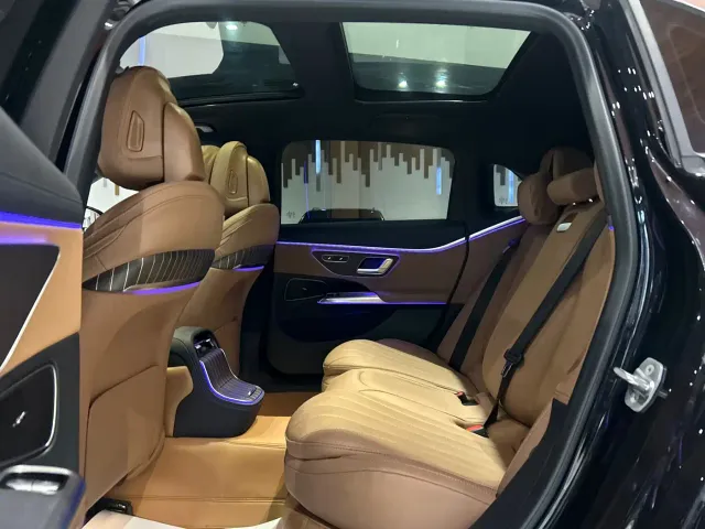 Mercedes-Benz E-Class — Фото автомобиля 18