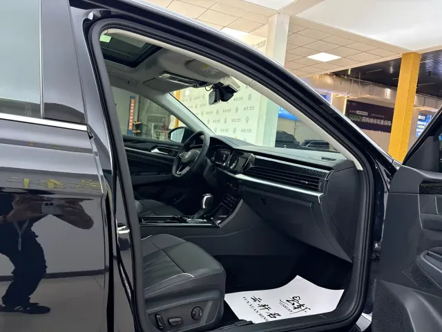 Volkswagen Passat — Фото автомобиля 25