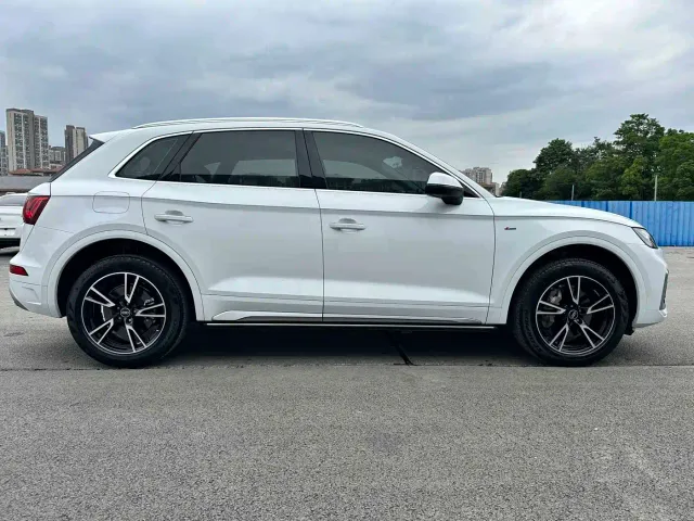 Audi Q5L — Фото автомобиля 12
