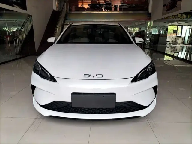BYD Seal 05 DM-i — Фото автомобиля 2