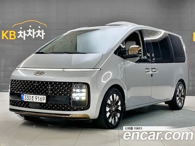 Фотография автомобиля — Hyundai Staria 4WD Lounge 9 мест