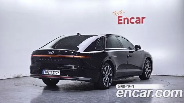 Hyundai Grandeur Grandeur (GN7) — Фото автомобиля 2