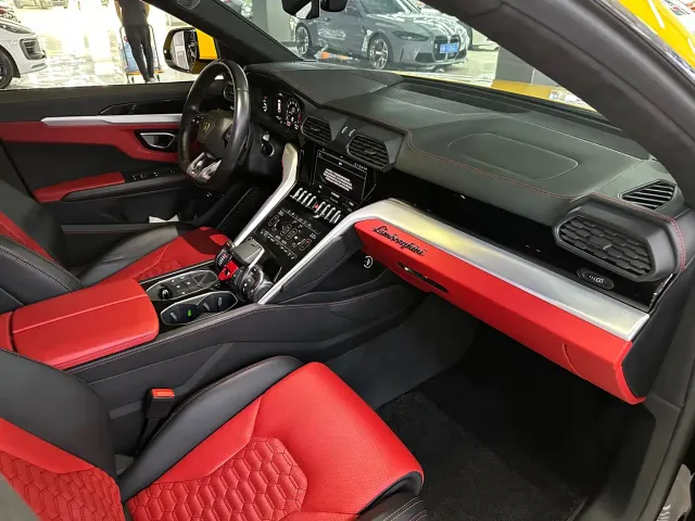 Lamborghini Urus — Фото автомобиля 11