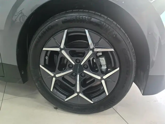 Lynk & Co Z20 — Фото автомобиля 4