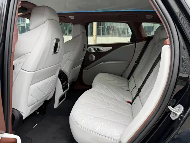 BMW XM — Фото автомобиля 9