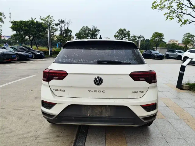 Volkswagen T-Roc — Фото автомобиля 8