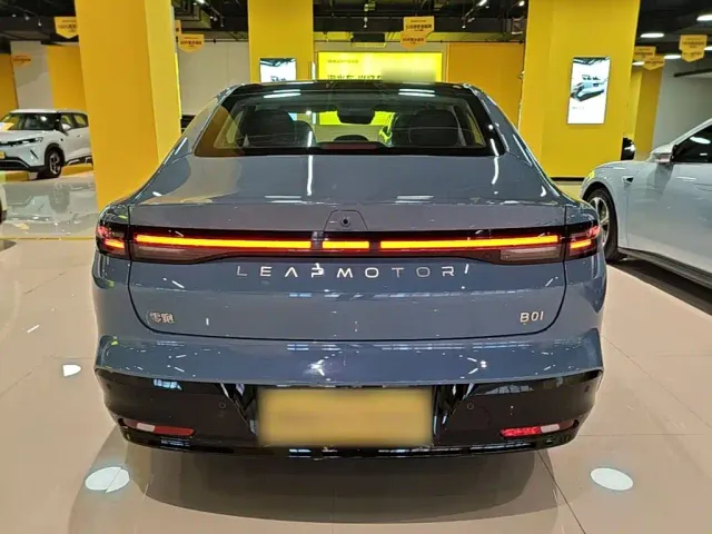 Leapmotor B01 — Фото автомобиля 5