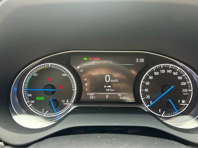 Toyota Harrier — Фото автомобиля 10