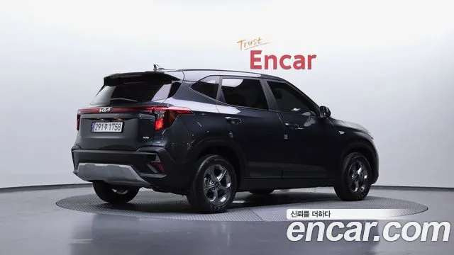 Kia Seltos Новый Seltos Бензин 1.6 Turbo 4WD — Фото автомобиля 2