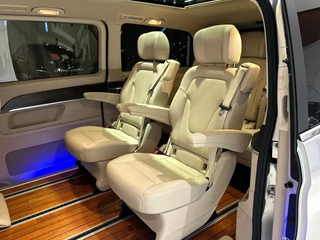 Mercedes-Benz V-Class — Фото автомобиля 18