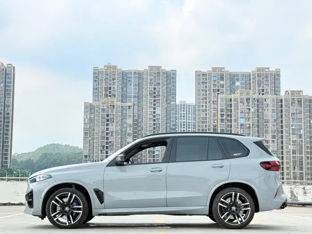 BMW X5 M — Фото автомобиля 12