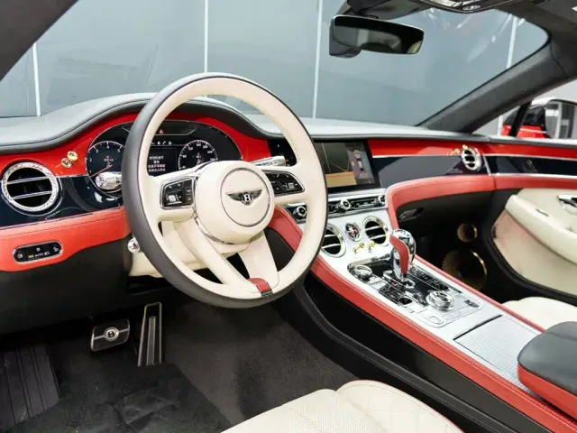 Bentley Continental — Фото автомобиля 11