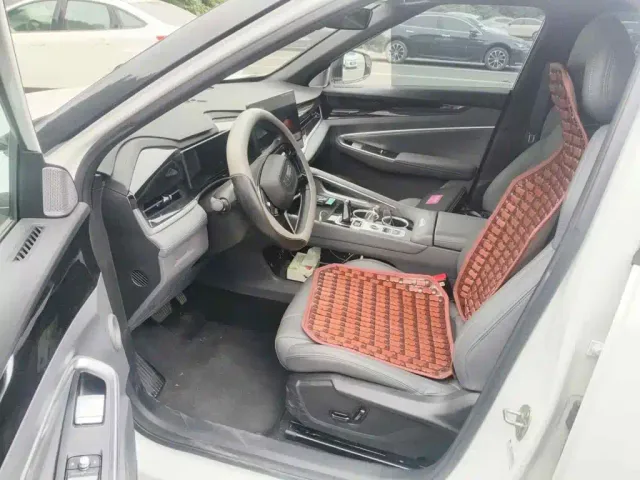 Geely Boyue — Фото автомобиля 8