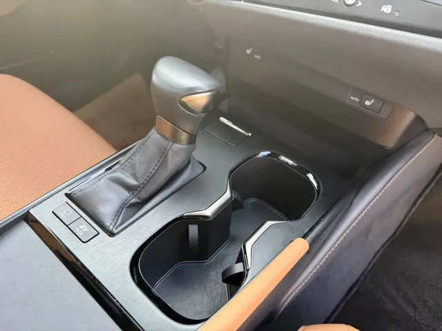 Lexus Lexus ES 2022 300h Excellence Edition — Фото автомобиля 8