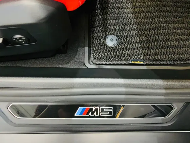 BMW M5 — Фото автомобиля 18