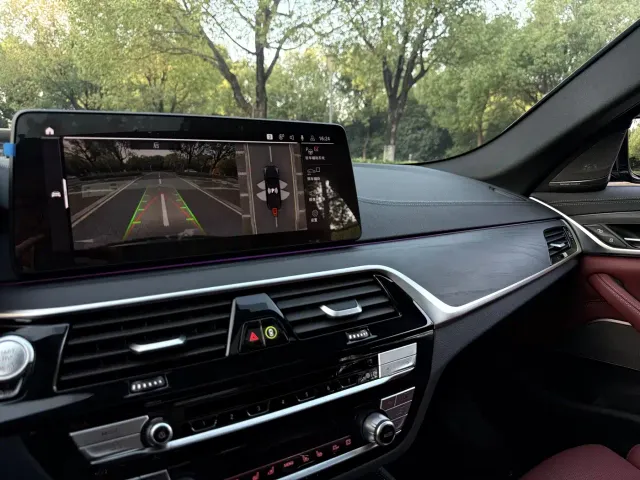 BMW 5 Series — Фото автомобиля 20
