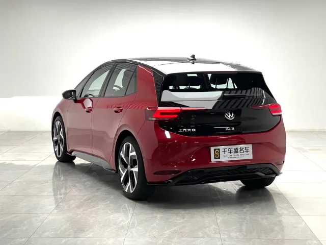 Volkswagen ID.3 — Фото автомобиля 4