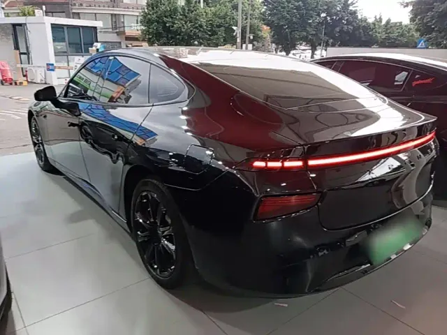 Xpeng P7 — Фото автомобиля 4