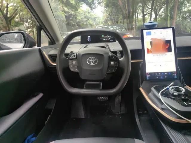 Toyota bZ3 — Фото автомобиля 11
