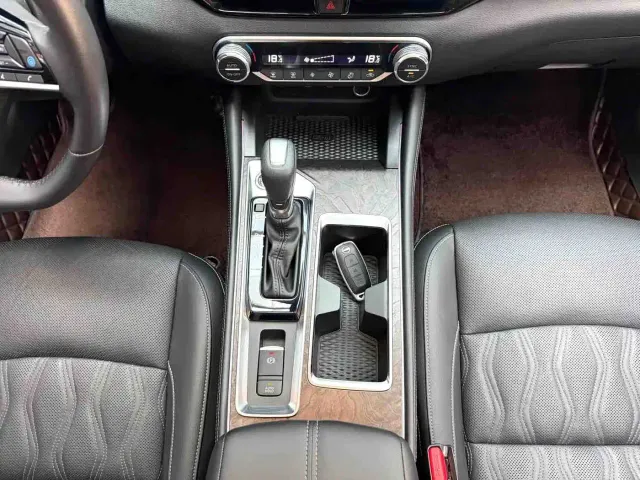 Nissan Teana — Фото автомобиля 12