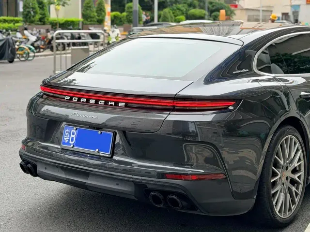 Porsche Panamera — Фото автомобиля 6