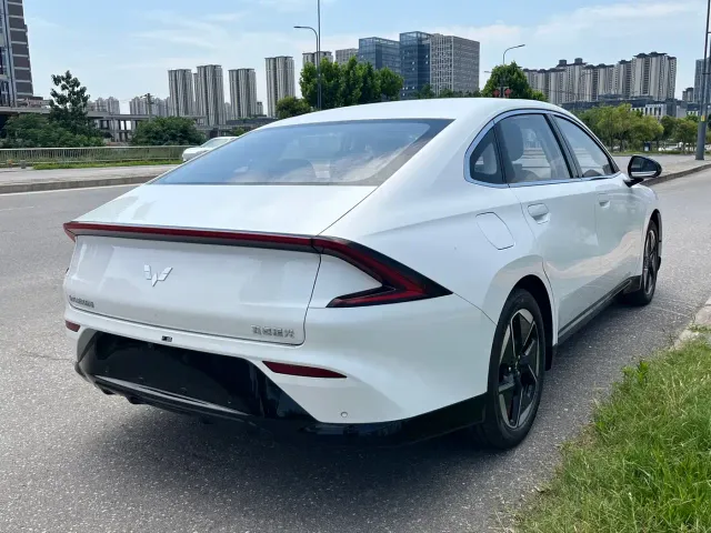 Wuling Starlight — Фото автомобиля 4