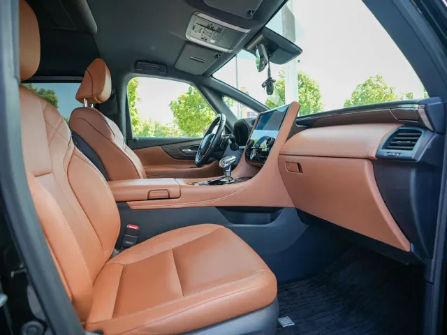 Toyota Alphard — Фото автомобиля 5