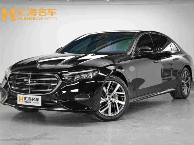 Фотография автомобиля — Mercedes-Benz E-Class