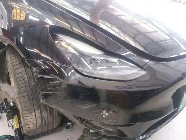 Tesla Model Y — Фото автомобиля 17