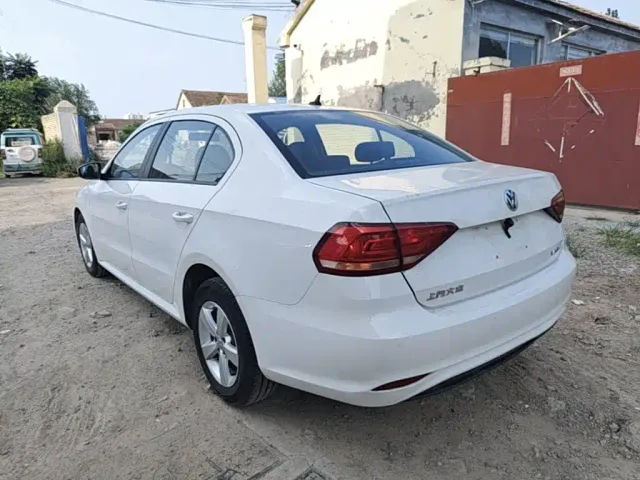 Volkswagen Lavida — Фото автомобиля 4