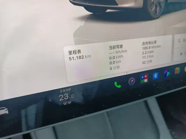Tesla Model Y — Фото автомобиля 11