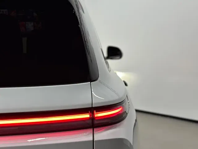 Li Auto L9 — Фото автомобиля 23