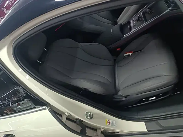 BYD Seal 07 DM-i — Фото автомобиля 24