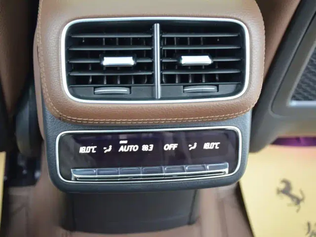 Mercedes-Benz GLE-Class — Фото автомобиля 10