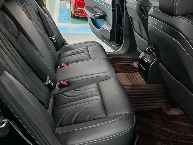 Hongqi H9 — Фото автомобиля 7
