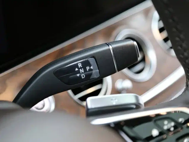 Mercedes-Benz E-Class — Фото автомобиля 14