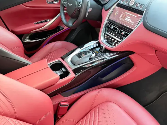 Aston Martin DBX — Фото автомобиля 6