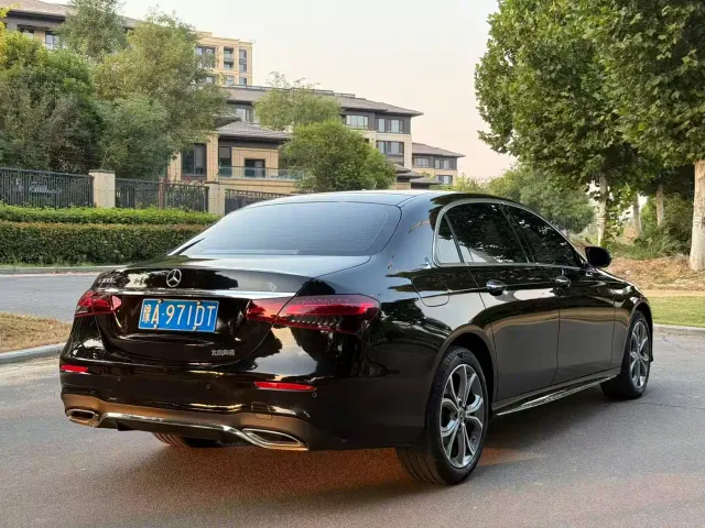 Mercedes-Benz E-Class — Фото автомобиля 7