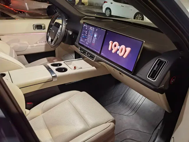 Li Auto L8 — Фото автомобиля 6