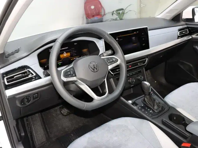 Volkswagen Lavida — Фото автомобиля 10