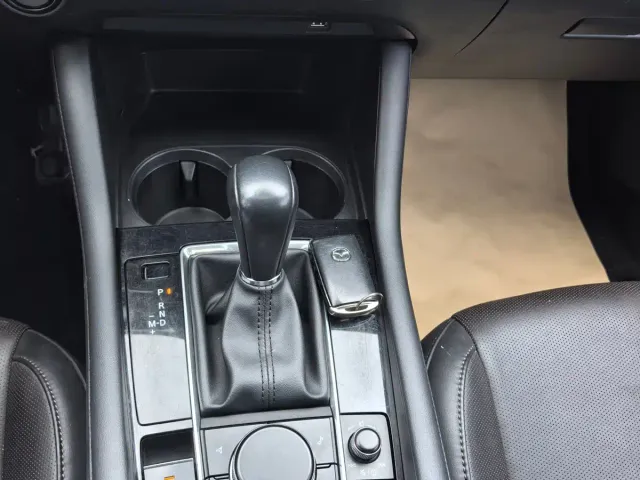 Mazda Axela — Фото автомобиля 18