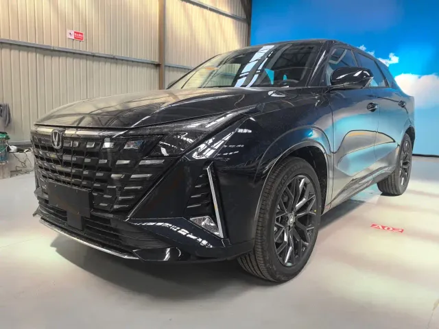 Фотография автомобиля — Changan UNI-Z