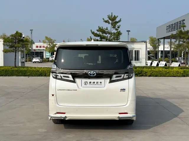 Toyota Vellfire — Фото автомобиля 28