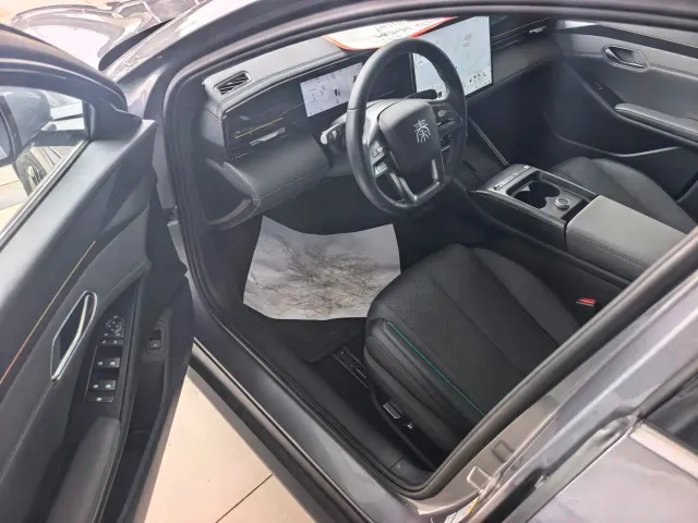 BYD Qin L — Фото автомобиля 4