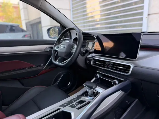 Geely Binyue — Фото автомобиля 4