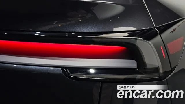 Tesla Model Y — Фото автомобиля 8