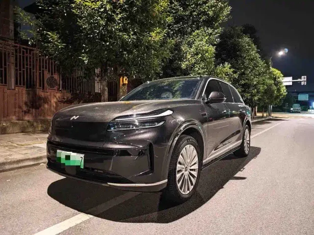 Фотография автомобиля — Onvo L90
