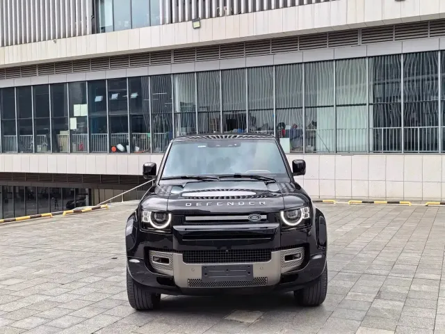 Land Rover Defender — Фото автомобиля 2